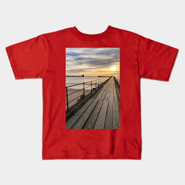 January sunrise at the mouth of the River Blyth - Portrait Kids T-Shirt by Violaman